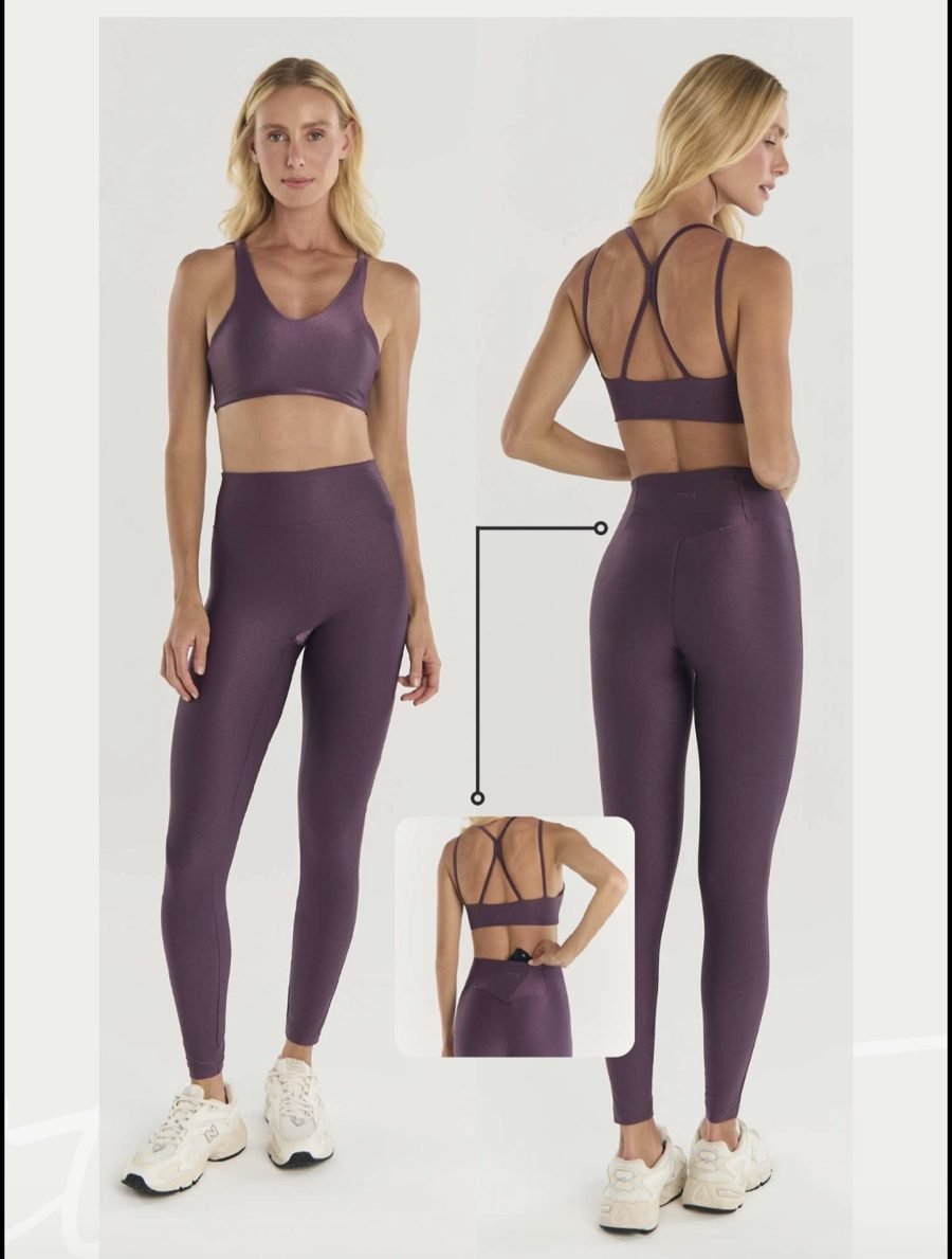 Modelo com conjunto fitness feminino da Flair Fitwear